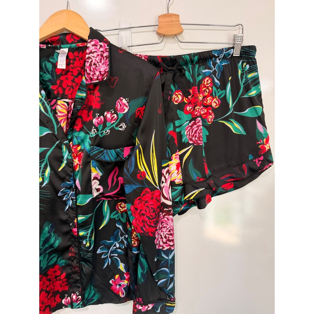 Stars Above Women Black Floral Satin Pajama Set Long Sleeve Top Shorts Large - Picture 2 of 11
